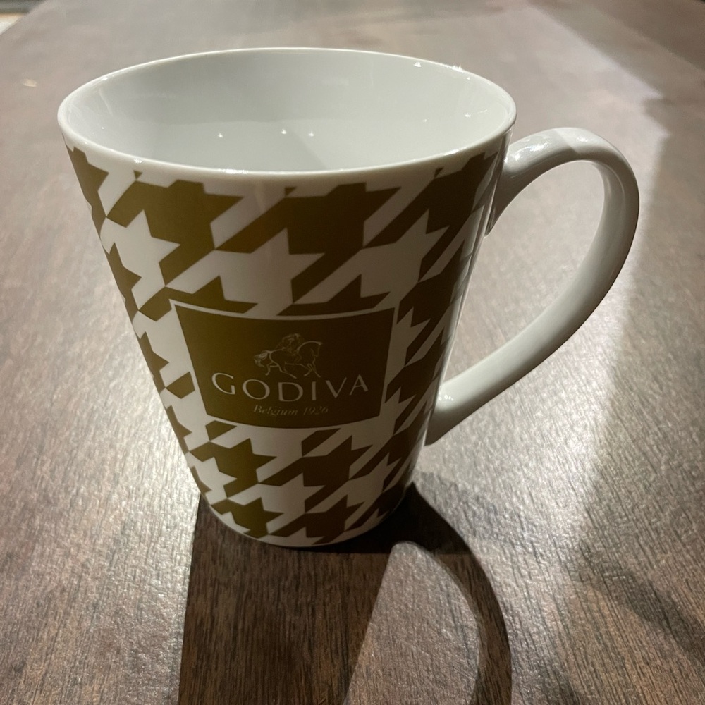 Godiva Belgium 1926 Ceramic Coffee Mug, Gold & White, 2015 Collection
